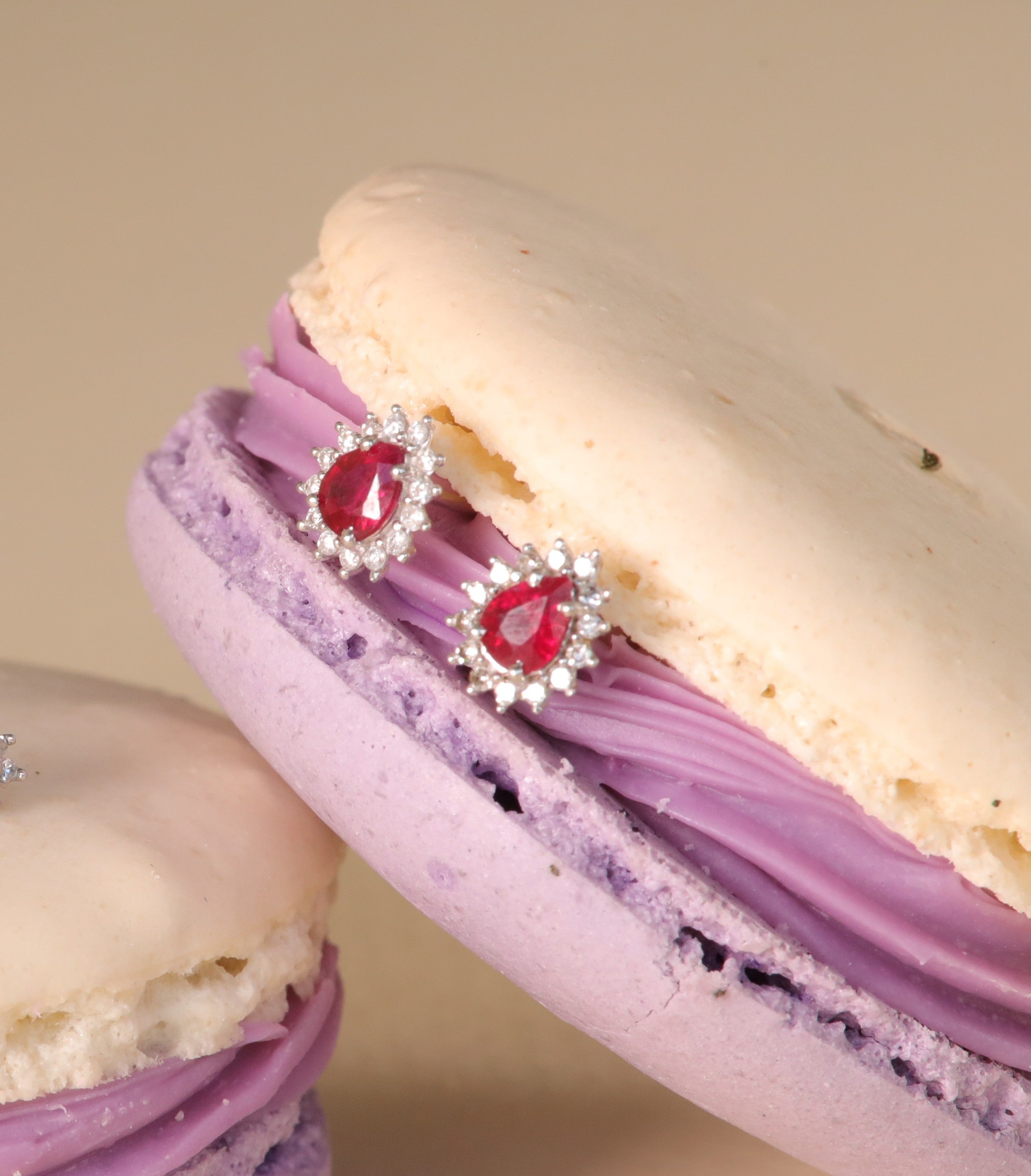 Brinco Infantil Rubi 28 Diamantes 0,5pt em Ouro Branco