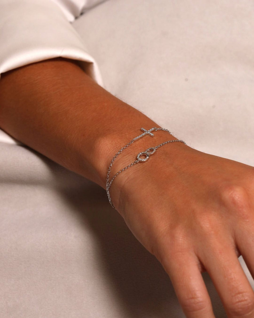 Pulseira Infinito Diamantes em Ouro Branco 18K