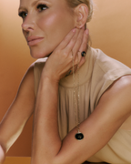 Anel VIRGEM Onix em Ouro Amarelo 18k - Collab Mônica Salgado