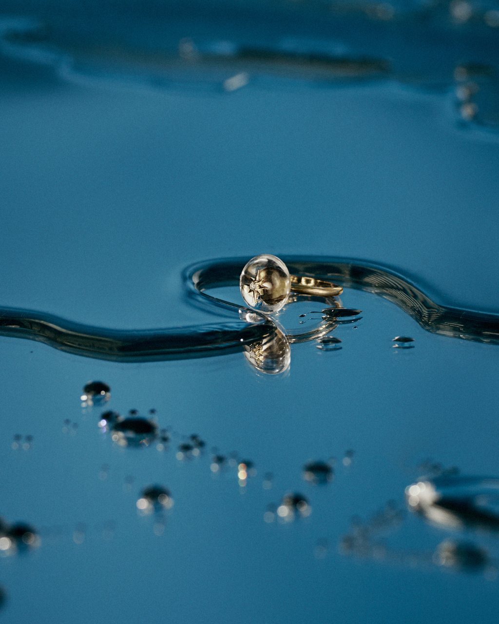 Anel ESTRELA Quartzo Branco em Ouro Amarelo 18k - Collab Mônica Salgado