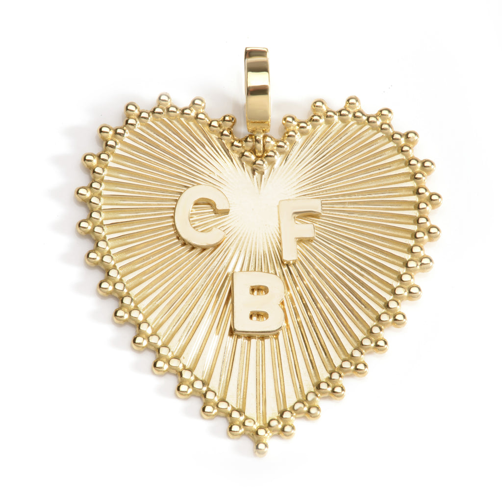 Pin Letra PEQUENA em Ouro 18K - Collab Carol Toledo