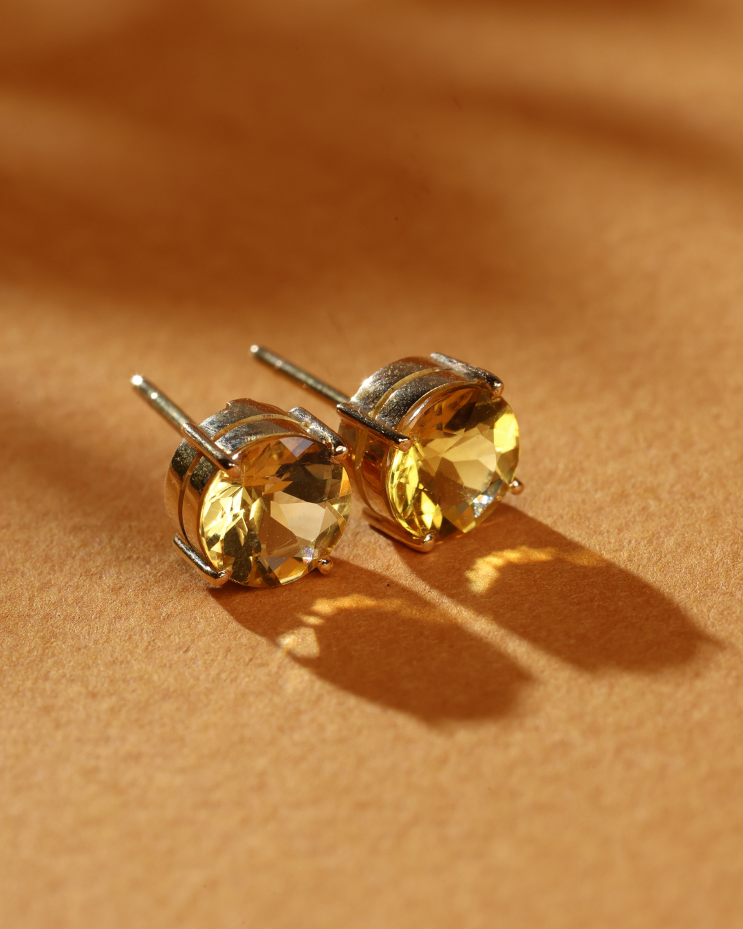 Brinco GLAM Berilo Redondo em Ouro 18K