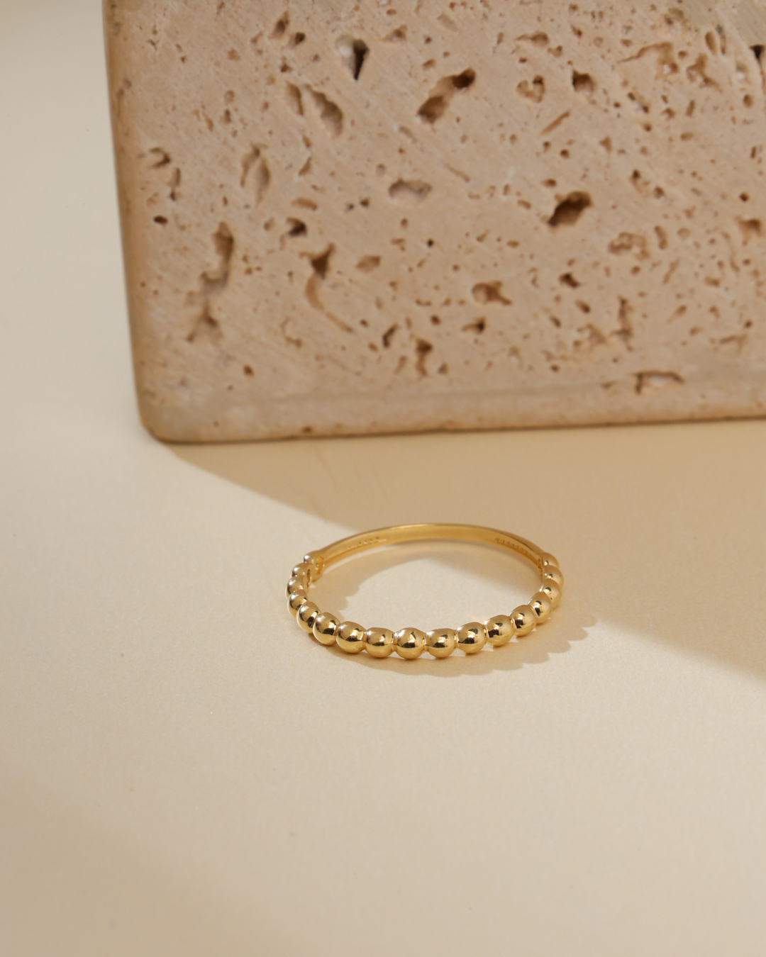 Anel Bolinhas em Ouro 18K