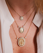 Colar Nossa Senhora M e Diamantes em Ouro 18K