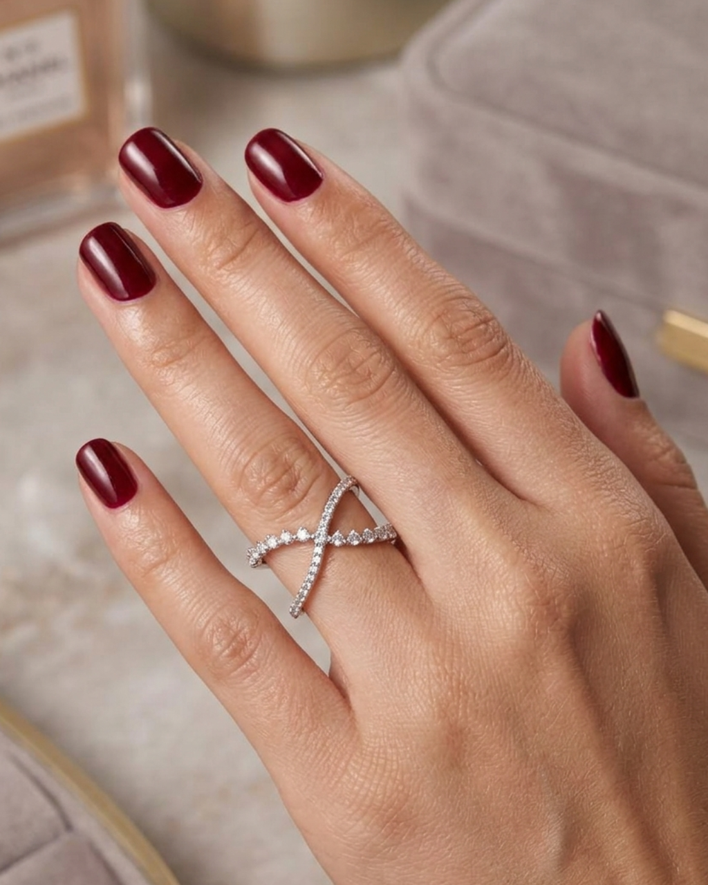 Anel X Ondulado Diamantes em Ouro Branco 18K
