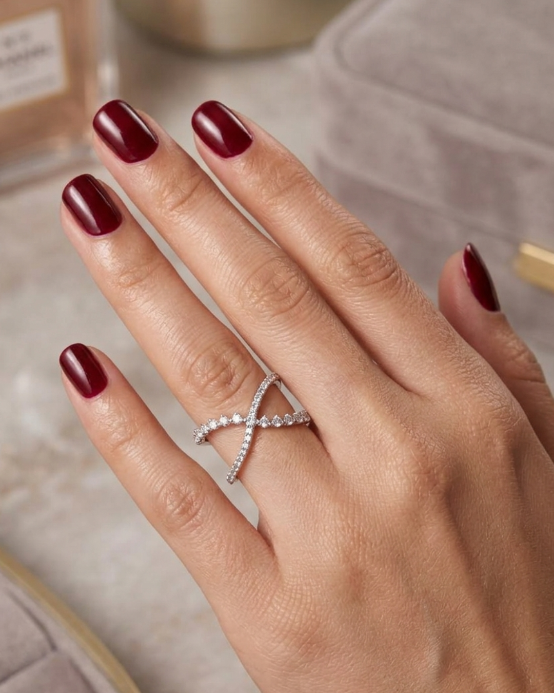 Anel X Ondulado Diamantes em Ouro Branco 18K